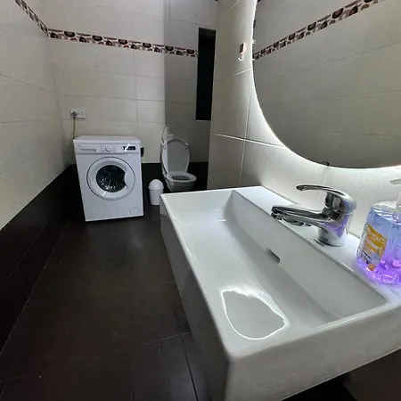 Charming And Spacious Near The Sea *