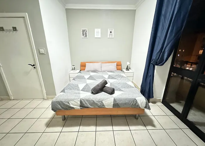 Charming And Spacious Near The Sea St. Paul's Bay