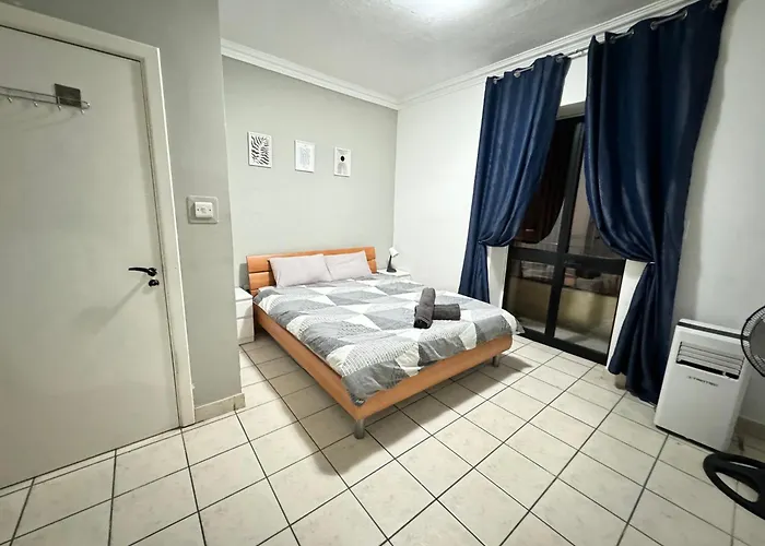 Charming And Spacious Near The Sea