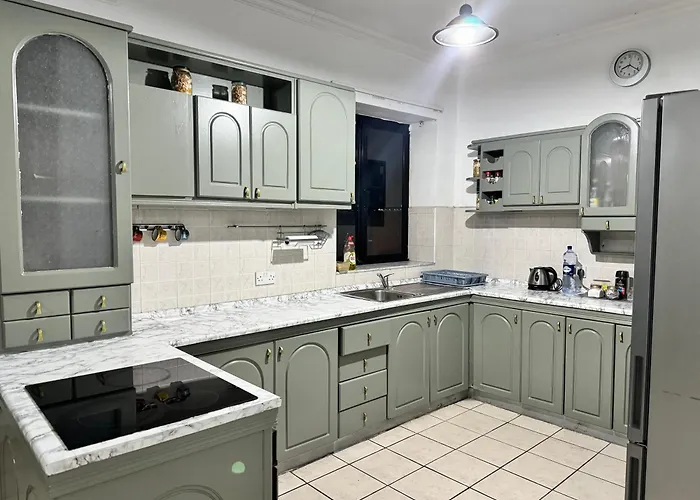 Charming And Spacious Near The Sea Apartamento *