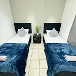 Charming And Spacious Near The Sea *
