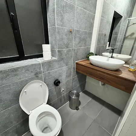 Charming And Spacious Near The Sea شقة