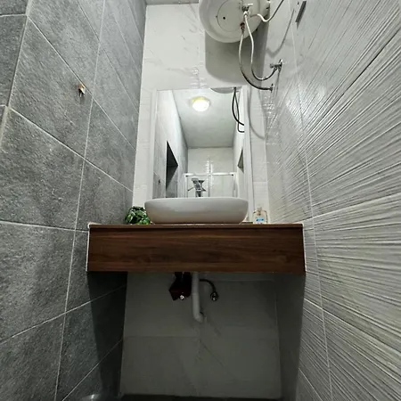 شقة Charming And Spacious Near The Sea