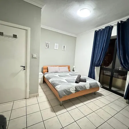 Charming And Spacious Near The Sea شقة *